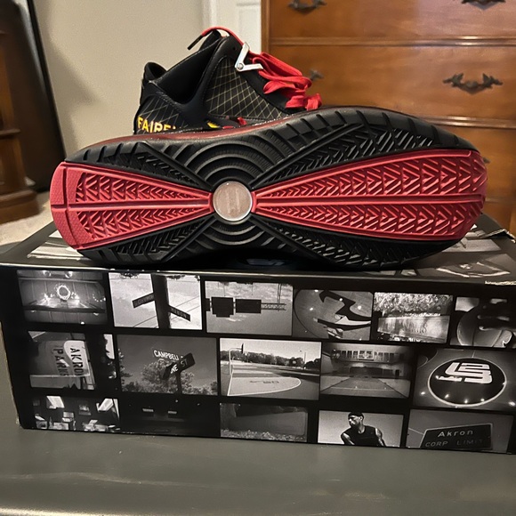 LeBron VII QS “Fairfax Away” - Picture 3 of 7